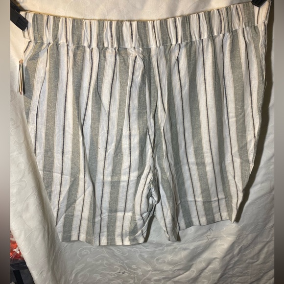 NWT Per Se Sage Green and Cream Striped Linen Drawstring Shorts - Picture 10 of 15